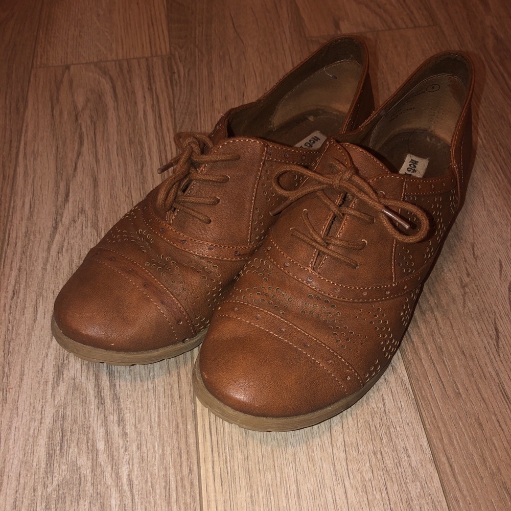 Dress shoes